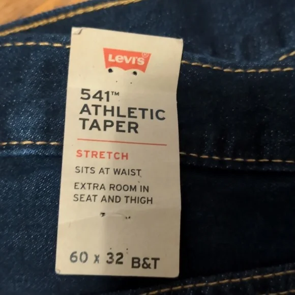 Levi's Men's Relaxed Jeans in Dark Blue - Picture 4 of 8